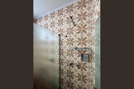 Casa à venda com 215m², 4 quartos e 3 vagas Casa à venda com 215m², 4 quartos e 3 vagasBanheiro Suíte