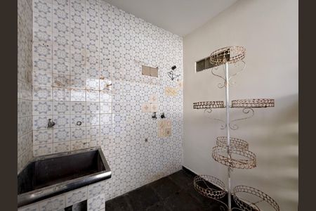 Casa à venda com 215m², 4 quartos e 3 vagas Casa à venda com 215m², 4 quartos e 3 vagasÁrea de Serviço