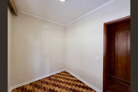 Casa à venda com 215m², 4 quartos e 3 vagas Casa à venda com 215m², 4 quartos e 3 vagasQuarto 2