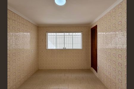 Casa à venda com 215m², 4 quartos e 3 vagas Casa à venda com 215m², 4 quartos e 3 vagasCopa