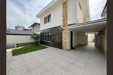 Casa à venda com 215m², 4 quartos e 3 vagas Casa à venda com 215m², 4 quartos e 3 vagasGaragem