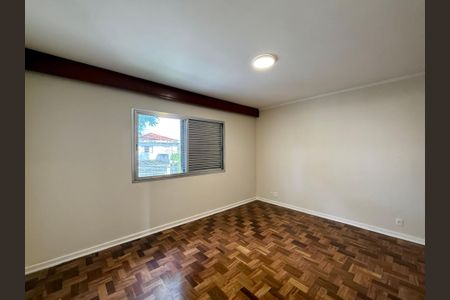 Casa à venda com 215m², 4 quartos e 3 vagas Casa à venda com 215m², 4 quartos e 3 vagasSuíte