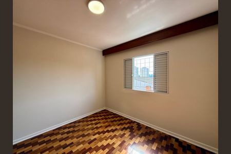 Casa à venda com 215m², 4 quartos e 3 vagas Casa à venda com 215m², 4 quartos e 3 vagasQuarto 4