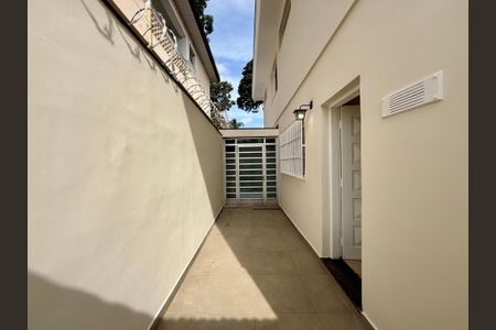 Casa à venda com 215m², 4 quartos e 3 vagas Casa à venda com 215m², 4 quartos e 3 vagasQuintal