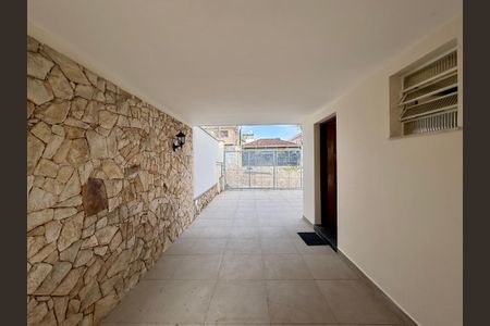 Casa à venda com 215m², 4 quartos e 3 vagas Casa à venda com 215m², 4 quartos e 3 vagasGaragem