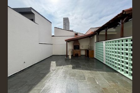 Casa à venda com 215m², 4 quartos e 3 vagas Casa à venda com 215m², 4 quartos e 3 vagasQuintal