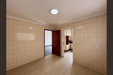 Casa à venda com 215m², 4 quartos e 3 vagas Casa à venda com 215m², 4 quartos e 3 vagasCopa