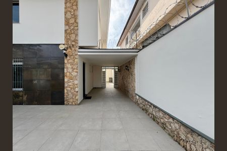 Casa à venda com 215m², 4 quartos e 3 vagas Casa à venda com 215m², 4 quartos e 3 vagasGaragem