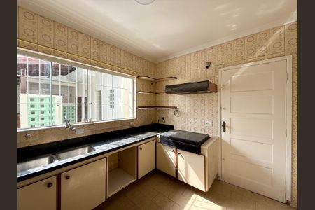 Casa à venda com 215m², 4 quartos e 3 vagas Casa à venda com 215m², 4 quartos e 3 vagasCozinha