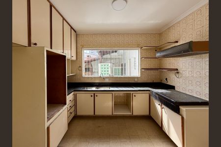 Casa à venda com 215m², 4 quartos e 3 vagas Casa à venda com 215m², 4 quartos e 3 vagasCozinha