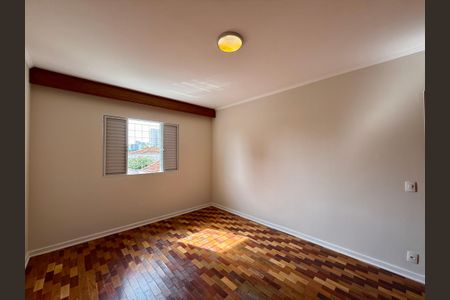 Casa à venda com 215m², 4 quartos e 3 vagas Casa à venda com 215m², 4 quartos e 3 vagasQuarto 3