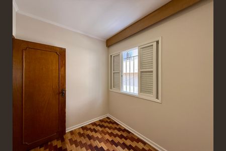 Casa à venda com 215m², 4 quartos e 3 vagas Casa à venda com 215m², 4 quartos e 3 vagasQuarto 2