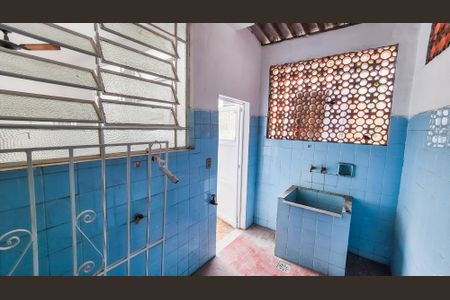 Casa para alugar com 110m², 2 quartos e 1 vagaÁrea de serviço 