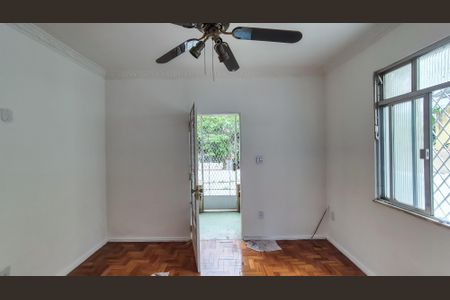 Sala de casa para alugar com 2 quartos, 110m² em Irajá, Rio de Janeiro