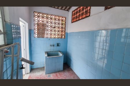 Casa para alugar com 110m², 2 quartos e 1 vagaÁrea de serviço 