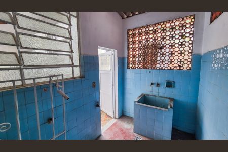 Casa para alugar com 110m², 2 quartos e 1 vagaÁrea de serviço 