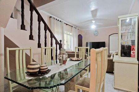 Casa para alugar com 250m², 3 quartos e 1 vaga Casa para alugar com 250m², 3 quartos e 1 vagaSala