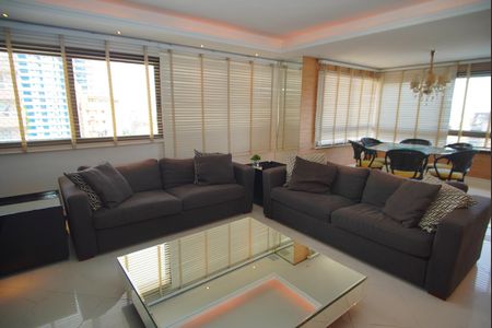 Sala de apartamento para alugar com 3 quartos, 130m² em Auxiliadora, Porto Alegre