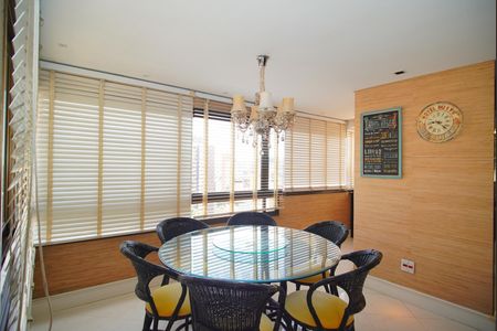 Sala de apartamento para alugar com 3 quartos, 130m² em Auxiliadora, Porto Alegre