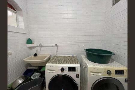 Casa à venda com 180m², 3 quartos e 3 vagasÁrea de Serviço