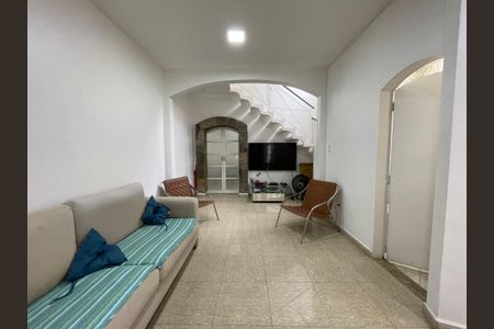 Sala de casa à venda com 3 quartos, 180m² em Jardim das Vertentes, São Paulo