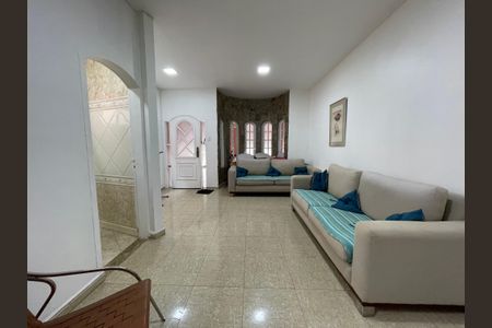 Casa à venda com 180m², 3 quartos e 3 vagasSala