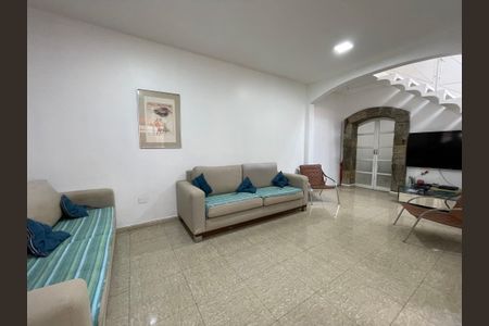 Casa à venda com 180m², 3 quartos e 3 vagasSala