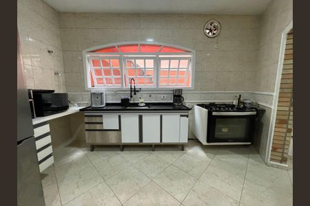 Casa à venda com 180m², 3 quartos e 3 vagasCozinha