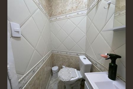 Casa à venda com 180m², 3 quartos e 3 vagasBanheiro 3