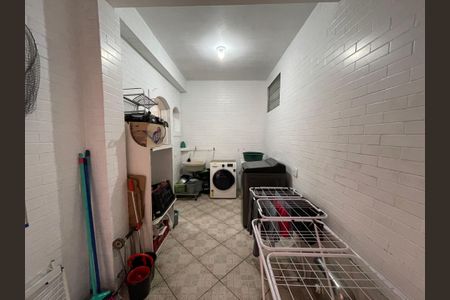 Casa à venda com 180m², 3 quartos e 3 vagasÁrea de Serviço