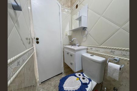Casa à venda com 180m², 3 quartos e 3 vagasBanheiro 2