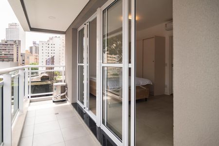 Studio para alugar com 34m², 1 quarto e 1 vaga Studio para alugar com 34m², 1 quarto e 1 vagaVaranda