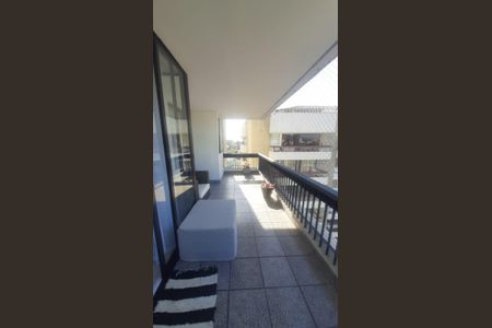 Apartamento para alugar com 338m², 3 quartos e 2 vagas Apartamento para alugar com 338m², 3 quartos e 2 vagasVaranda