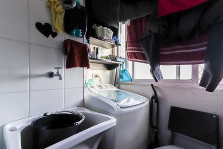 Apartamento à venda com 55m², 2 quartos e 1 vaga Apartamento à venda com 55m², 2 quartos e 1 vagaCozinha e Área de Serviço