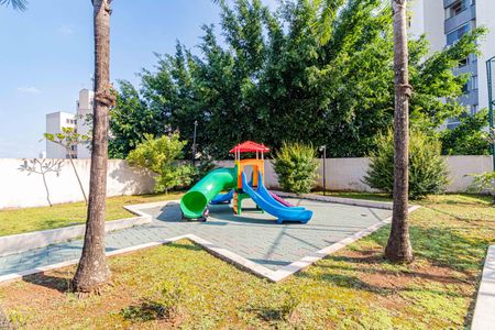 Apartamento à venda com 55m², 2 quartos e 1 vaga Apartamento à venda com 55m², 2 quartos e 1 vagaÁrea comum - Playground
