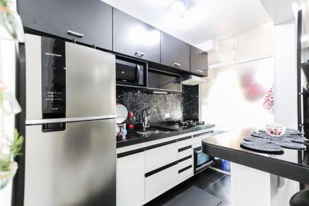 Apartamento à venda com 55m², 2 quartos e 1 vaga Apartamento à venda com 55m², 2 quartos e 1 vagaCozinha e Área de Serviço
