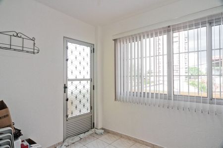 Casa à venda com 230m², 3 quartos e 2 vagas