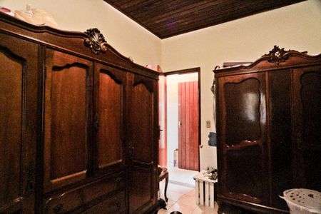 Casa à venda com 230m², 3 quartos e 2 vagas