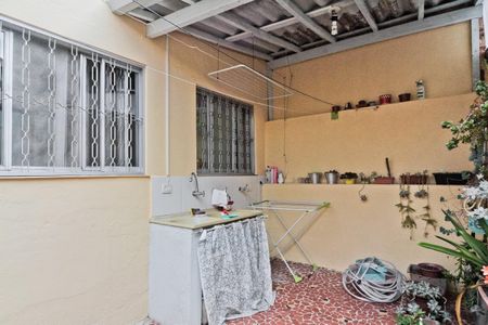 Casa à venda com 230m², 3 quartos e 2 vagas