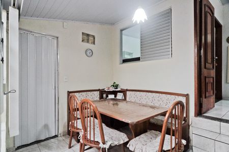 Casa à venda com 230m², 3 quartos e 2 vagas