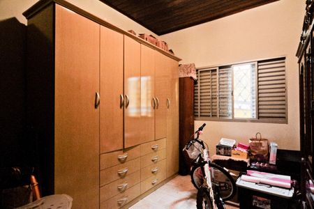 Casa à venda com 230m², 3 quartos e 2 vagas