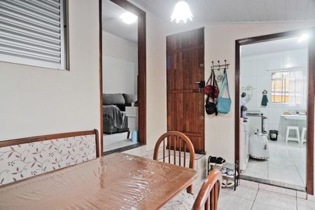 Casa à venda com 230m², 3 quartos e 2 vagas