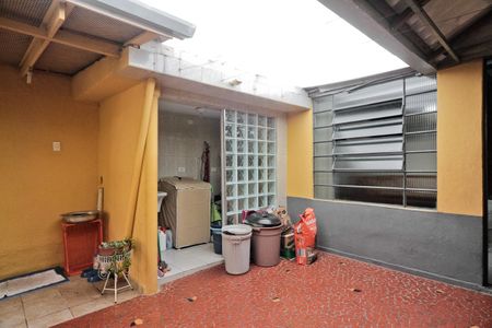 Casa à venda com 230m², 3 quartos e 2 vagas