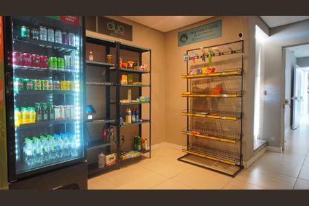 Studio para alugar com 25m², 1 quarto e sem vaga Studio para alugar com 25m², 1 quarto e sem vagaÁrea comum - mercadinho