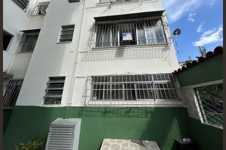 Apartamento à venda com 60m², 2 quartos e 1 vagaFachada + plaquinha