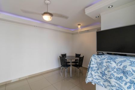 Sala de apartamento à venda com 2 quartos, 55m² em Vila Endres, Guarulhos
