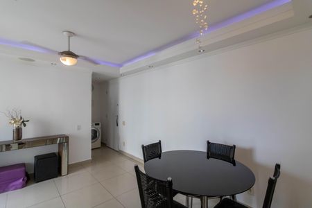 Apartamento à venda com 55m², 2 quartos e 1 vagaSala