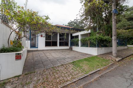Casa para alugar com 317m², 4 quartos e 2 vagasFachada