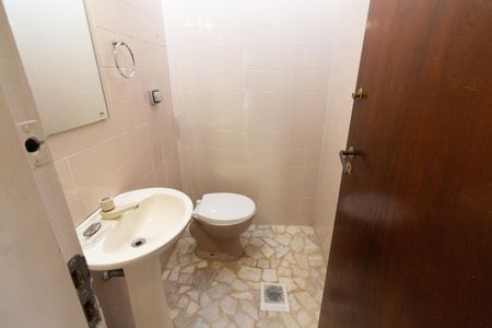 Casa para alugar com 317m², 4 quartos e 2 vagasLavabo