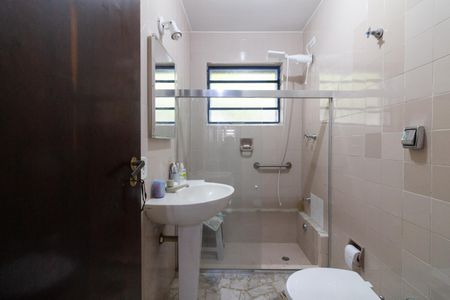 Casa para alugar com 317m², 3 quartos e 3 vagasBanheiro 1